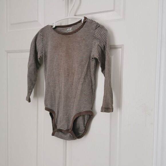 *Free H&M organic cotton onesie size 12-18 m - Picture 1 of 5